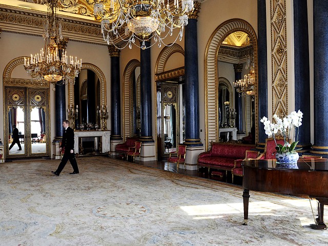 Buckingham Palace Music Room London England - Room in the Buckingham Palace, London, England, called 'Music Room', which will be used for the wedding reception of Prince William and Kate Middleton on 29 April 2011. - , Buckingham, palace, palaces, music, room, rooms, London, England, place, places, show, shows, travel, travel, tour, tours, celebrities, celebrity, ceremony, ceremonies, event, events, entertainment, entertainments, wedding, reception, receptions, prince, princes, William, Kate, Middleton, April, 2011 - Room in the Buckingham Palace, London, England, called 'Music Room', which will be used for the wedding reception of Prince William and Kate Middleton on 29 April 2011. Решайте бесплатные онлайн Buckingham Palace Music Room London England пазлы игры или отправьте Buckingham Palace Music Room London England пазл игру приветственную открытку  из puzzles-games.eu.. Buckingham Palace Music Room London England пазл, пазлы, пазлы игры, puzzles-games.eu, пазл игры, онлайн пазл игры, игры пазлы бесплатно, бесплатно онлайн пазл игры, Buckingham Palace Music Room London England бесплатно пазл игра, Buckingham Palace Music Room London England онлайн пазл игра , jigsaw puzzles, Buckingham Palace Music Room London England jigsaw puzzle, jigsaw puzzle games, jigsaw puzzles games, Buckingham Palace Music Room London England пазл игра открытка, пазлы игры открытки, Buckingham Palace Music Room London England пазл игра приветственная открытка
