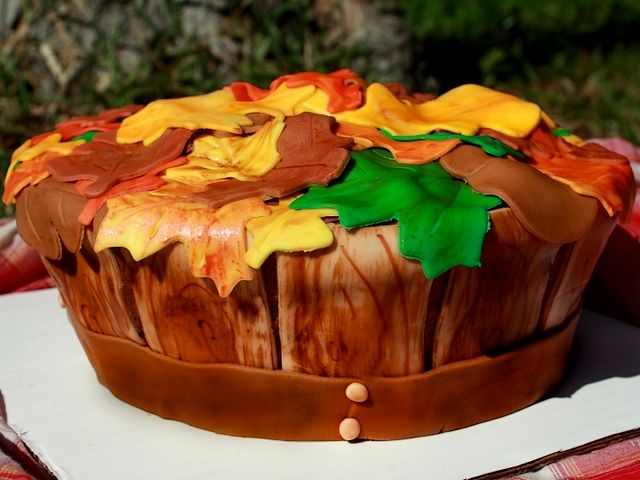 Thanksgiving Basket Cake - A delicious cake with apples and vanilla cream for the Thanksgiving feast, in shape of basket, covered with beautiful autumn leaves, made of fondant from marshmallow. - , Thanksgiving, basket, baskets, cake, cakes, food, foods, holidays, holiday, feast, feasts, festival, festivals, season, seasons, delicious, apples, apple, vanilla, cream, creams, shape, shapes, beautiful, autumn, leaves, leaf, fondant, marshmallow - A delicious cake with apples and vanilla cream for the Thanksgiving feast, in shape of basket, covered with beautiful autumn leaves, made of fondant from marshmallow. Подреждайте безплатни онлайн Thanksgiving Basket Cake пъзел игри или изпратете Thanksgiving Basket Cake пъзел игра поздравителна картичка  от puzzles-games.eu.. Thanksgiving Basket Cake пъзел, пъзели, пъзели игри, puzzles-games.eu, пъзел игри, online пъзел игри, free пъзел игри, free online пъзел игри, Thanksgiving Basket Cake free пъзел игра, Thanksgiving Basket Cake online пъзел игра, jigsaw puzzles, Thanksgiving Basket Cake jigsaw puzzle, jigsaw puzzle games, jigsaw puzzles games, Thanksgiving Basket Cake пъзел игра картичка, пъзели игри картички, Thanksgiving Basket Cake пъзел игра поздравителна картичка
