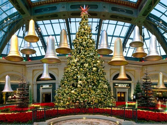 Christmas Tree at Bellagio Conservatory and Botanical Gardens Las Vegas Nevada - The centerpiece of the 'Winter Wonderland' at the Bellagio Conservatory and Botanical Gardens in Las Vegas, Nevada, is a majestic 45-foot Christmas tree of white fir, imported from Mt. Shasta, California. The tree is decorated with 7,000 LED lights and 2,500 ornaments. The visit of the Bellagio’s Conservatory and Botanical Gardens is one of the 'best free things' to do in Las Vegas. - , Christmas, tree, trees, Bellagio, Conservatory, Botanical, Gardens, garden, Las, Vegas, Nevada, holidays, holiday, places, place, centerpiece, winter, wonderland, majestic, white, fir, Mt., Shasta, California, LED, lights, light, ornaments, ornament, vis, free, things - The centerpiece of the 'Winter Wonderland' at the Bellagio Conservatory and Botanical Gardens in Las Vegas, Nevada, is a majestic 45-foot Christmas tree of white fir, imported from Mt. Shasta, California. The tree is decorated with 7,000 LED lights and 2,500 ornaments. The visit of the Bellagio’s Conservatory and Botanical Gardens is one of the 'best free things' to do in Las Vegas. Resuelve rompecabezas en línea gratis Christmas Tree at Bellagio Conservatory and Botanical Gardens Las Vegas Nevada juegos puzzle o enviar Christmas Tree at Bellagio Conservatory and Botanical Gardens Las Vegas Nevada juego de puzzle tarjetas electrónicas de felicitación  de puzzles-games.eu.. Christmas Tree at Bellagio Conservatory and Botanical Gardens Las Vegas Nevada puzzle, puzzles, rompecabezas juegos, puzzles-games.eu, juegos de puzzle, juegos en línea del rompecabezas, juegos gratis puzzle, juegos en línea gratis rompecabezas, Christmas Tree at Bellagio Conservatory and Botanical Gardens Las Vegas Nevada juego de puzzle gratuito, Christmas Tree at Bellagio Conservatory and Botanical Gardens Las Vegas Nevada juego de rompecabezas en línea, jigsaw puzzles, Christmas Tree at Bellagio Conservatory and Botanical Gardens Las Vegas Nevada jigsaw puzzle, jigsaw puzzle games, jigsaw puzzles games, Christmas Tree at Bellagio Conservatory and Botanical Gardens Las Vegas Nevada rompecabezas de juego tarjeta electrónica, juegos de puzzles tarjetas electrónicas, Christmas Tree at Bellagio Conservatory and Botanical Gardens Las Vegas Nevada puzzle tarjeta electrónica de felicitación