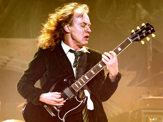 AC-DC Angus Young пъзел игра 