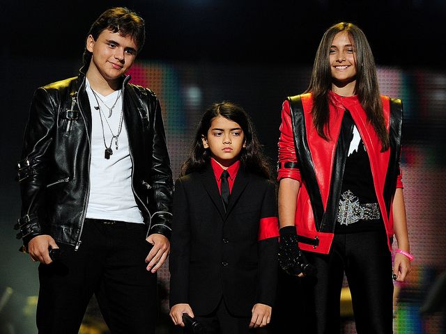 Michael Forever Tribute Concert Prince Blanket and Paris Jackson at Millennium Stadium in Cardiff Wales Puzzle Spiel 