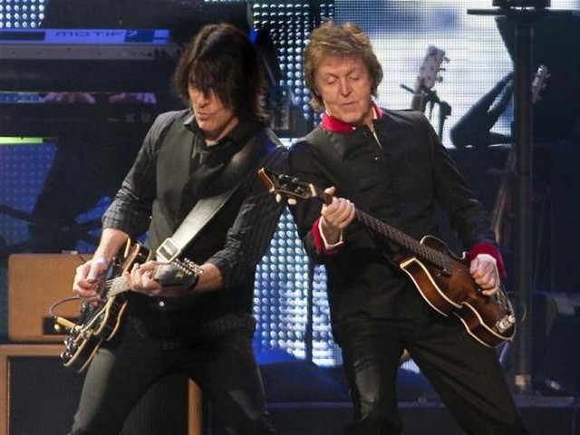 Paul McCartney - The former member of  'Beatles'  Paul McCartney and Rusty Anderson at  'Up and Coming Tour' concert in Puerto Rico April 5, 2010. - , Paul, McCartney, music, Beatles, Rusty, Anderson, tour, concert, Puerto, Rico, 2010, guitarist, singer, composer, songwriter, entrepreneur, song, film, producer - The former member of  'Beatles'  Paul McCartney and Rusty Anderson at  'Up and Coming Tour' concert in Puerto Rico April 5, 2010. Решайте бесплатные онлайн Paul McCartney пазлы игры или отправьте Paul McCartney пазл игру приветственную открытку  из puzzles-games.eu.. Paul McCartney пазл, пазлы, пазлы игры, puzzles-games.eu, пазл игры, онлайн пазл игры, игры пазлы бесплатно, бесплатно онлайн пазл игры, Paul McCartney бесплатно пазл игра, Paul McCartney онлайн пазл игра , jigsaw puzzles, Paul McCartney jigsaw puzzle, jigsaw puzzle games, jigsaw puzzles games, Paul McCartney пазл игра открытка, пазлы игры открытки, Paul McCartney пазл игра приветственная открытка