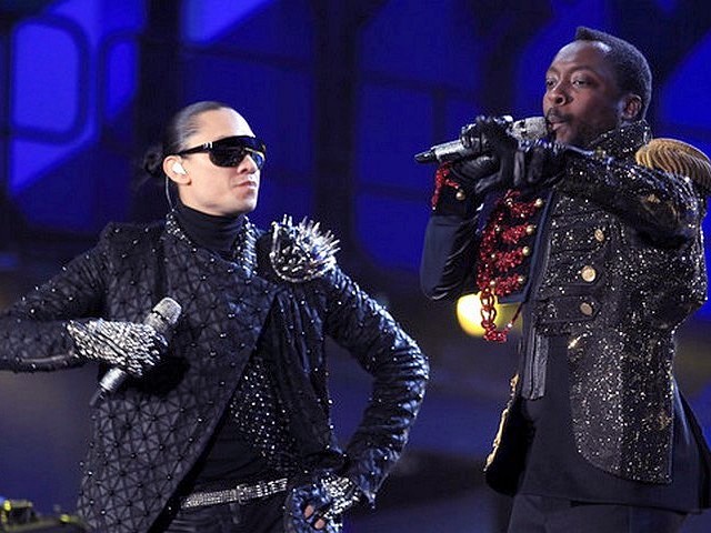 World Cup 2010 Kick-off Concert Taboo and Will.I.Am пазл игру 
