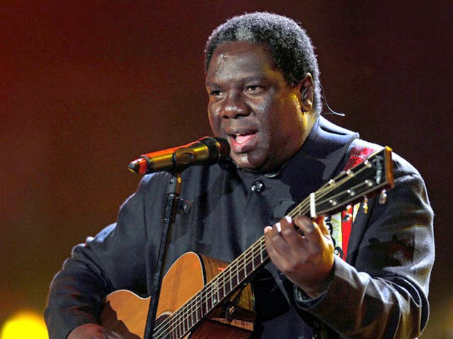 World Cup 2010 Kick-off Concert Vusi Mahlasela пъзел игра 