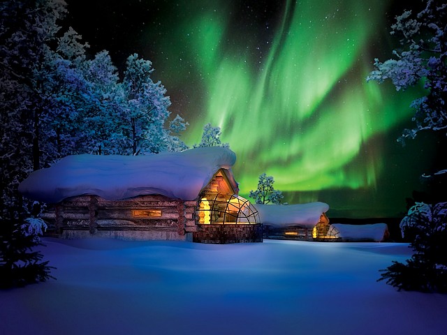 Northern Lights over Kakslauttanen Arctic Resort Finland пазл игру 