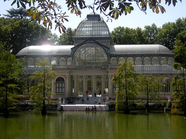Crystal Palace at Retiro Park in Madrid Spain пъзел игра 