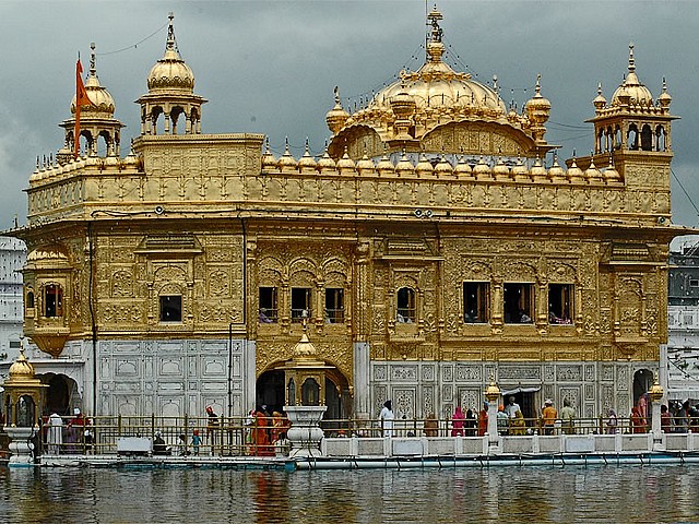 Golden Temple in Amritsar Punjab India juego de puzzle 