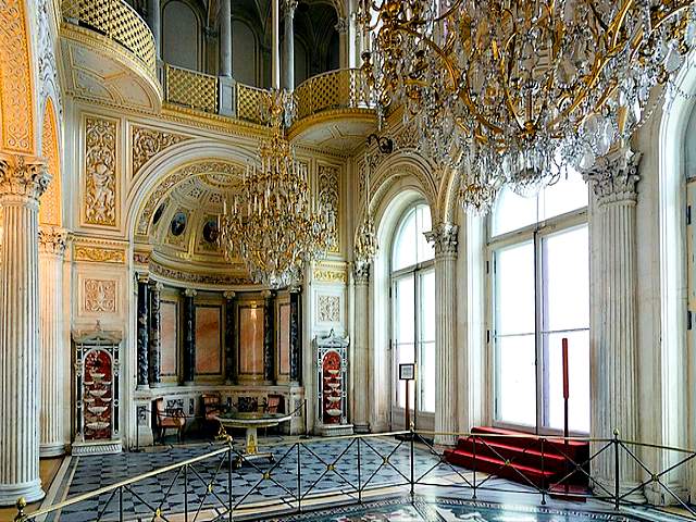 Pavilion Hall in Hermitage Museum St.Petersburg пазл игру 