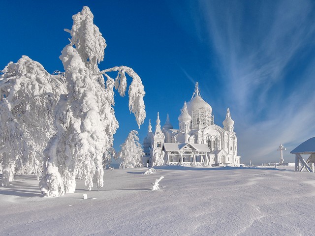 Snowy Belogorsky Monastery Perm  Russia - An Incredible photo of snowy Belogorsky Monastery in Perm, Russia. This church in the Urals looks amazing all year round, but it is majestic in winter. <br />
The history of the Belogorsky St. Nicholas monastery has roots in the so-called Otsu incident that happened to the future emperor Nicholas II in 1891. That year, the Grand Duke Nicholas paid an official visit to Japanese city of Otsu, where, he was attacked, but luckily, stayed safe. <br />
In honor of Nicholas’s II rescue, a ten-meter-tall cross was established on the Belaya Gora (White Mountain) in the Urals. Two years later was founded the monastery which was titled 'Belogorsky' after the mountain. - , snowy, Belogorsky, Monastery, Perm, Russia, place, places, nature, natures, Incredible, photo, photos, church, Urals, amazing, year, majestic, winter, history, St., Nicholas, roots, Otsu, incident, emperor, 1891, Grand, Duke, visit, Japanese, city, Otsu, honor, rescue, cross, Belaya, Gora, White, Mountain, Urals - An Incredible photo of snowy Belogorsky Monastery in Perm, Russia. This church in the Urals looks amazing all year round, but it is majestic in winter. <br />
The history of the Belogorsky St. Nicholas monastery has roots in the so-called Otsu incident that happened to the future emperor Nicholas II in 1891. That year, the Grand Duke Nicholas paid an official visit to Japanese city of Otsu, where, he was attacked, but luckily, stayed safe. <br />
In honor of Nicholas’s II rescue, a ten-meter-tall cross was established on the Belaya Gora (White Mountain) in the Urals. Two years later was founded the monastery which was titled 'Belogorsky' after the mountain. Lösen Sie kostenlose Snowy Belogorsky Monastery Perm  Russia Online Puzzle Spiele oder senden Sie Snowy Belogorsky Monastery Perm  Russia Puzzle Spiel Gruß ecards  from puzzles-games.eu.. Snowy Belogorsky Monastery Perm  Russia puzzle, Rätsel, puzzles, Puzzle Spiele, puzzles-games.eu, puzzle games, Online Puzzle Spiele, kostenlose Puzzle Spiele, kostenlose Online Puzzle Spiele, Snowy Belogorsky Monastery Perm  Russia kostenlose Puzzle Spiel, Snowy Belogorsky Monastery Perm  Russia Online Puzzle Spiel, jigsaw puzzles, Snowy Belogorsky Monastery Perm  Russia jigsaw puzzle, jigsaw puzzle games, jigsaw puzzles games, Snowy Belogorsky Monastery Perm  Russia Puzzle Spiel ecard, Puzzles Spiele ecards, Snowy Belogorsky Monastery Perm  Russia Puzzle Spiel Gruß ecards