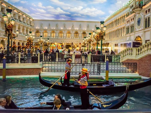 Valentines Day in Las Vegas Romantic Gondola Ride - Nothing is more apt for Valentine’s Day than a romantic ride on a gondola down the Grand Canal at the Venetian Resort and Hotel, Las Vegas, Nevada, where a singing gondolier will take you on a trip through the magnificent Venetian landscape under bridges, passing beside cafes and terraces, like in Venice.<br />
Las Vegas is definitely a city of lovers and being a favorite destination for Valentine’s Day. It is the capital of the most romantic attractions, entertainments and restaurants in the world, nightclubs and luxurious hotels, which suit to all kinds of interests. - , Valentines, Day, days, Las, Vegas, romantic, gondola, ride, places, place, holiday, holidays, apt, Grand, Canal, canals, Venetian, resort, resorts, hotel, hotels, Nevada, gondolier, trip, magnificent, landscape, landscapes, bridges, bridge, cafes, cafe, terraces, terrace, Venice, city, cities, lovers, lover, favorite, destination, destinations, capital, capitals, attractions, attraction, entertainments, entertainment, restaurants, restaurant, world, nightclubs, nightclub, luxurious, hotels, hotel, interests, interest - Nothing is more apt for Valentine’s Day than a romantic ride on a gondola down the Grand Canal at the Venetian Resort and Hotel, Las Vegas, Nevada, where a singing gondolier will take you on a trip through the magnificent Venetian landscape under bridges, passing beside cafes and terraces, like in Venice.<br />
Las Vegas is definitely a city of lovers and being a favorite destination for Valentine’s Day. It is the capital of the most romantic attractions, entertainments and restaurants in the world, nightclubs and luxurious hotels, which suit to all kinds of interests. Lösen Sie kostenlose Valentines Day in Las Vegas Romantic Gondola Ride Online Puzzle Spiele oder senden Sie Valentines Day in Las Vegas Romantic Gondola Ride Puzzle Spiel Gruß ecards  from puzzles-games.eu.. Valentines Day in Las Vegas Romantic Gondola Ride puzzle, Rätsel, puzzles, Puzzle Spiele, puzzles-games.eu, puzzle games, Online Puzzle Spiele, kostenlose Puzzle Spiele, kostenlose Online Puzzle Spiele, Valentines Day in Las Vegas Romantic Gondola Ride kostenlose Puzzle Spiel, Valentines Day in Las Vegas Romantic Gondola Ride Online Puzzle Spiel, jigsaw puzzles, Valentines Day in Las Vegas Romantic Gondola Ride jigsaw puzzle, jigsaw puzzle games, jigsaw puzzles games, Valentines Day in Las Vegas Romantic Gondola Ride Puzzle Spiel ecard, Puzzles Spiele ecards, Valentines Day in Las Vegas Romantic Gondola Ride Puzzle Spiel Gruß ecards