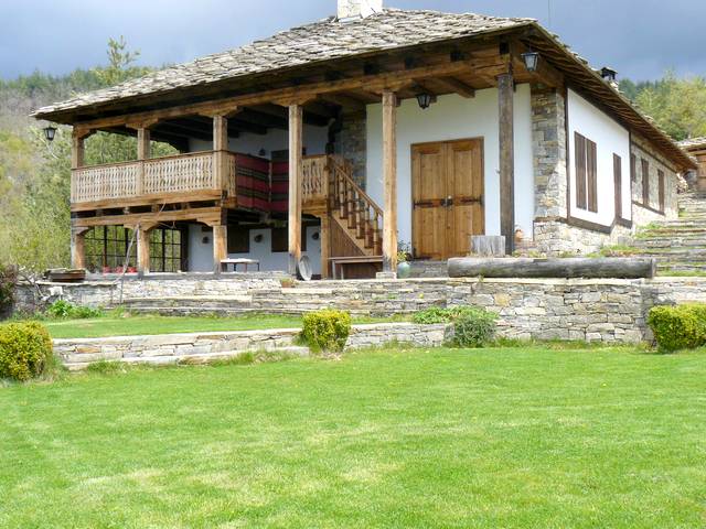 Village of Leshten Resort for Rural Tourism in Bulgaria puzzle game 