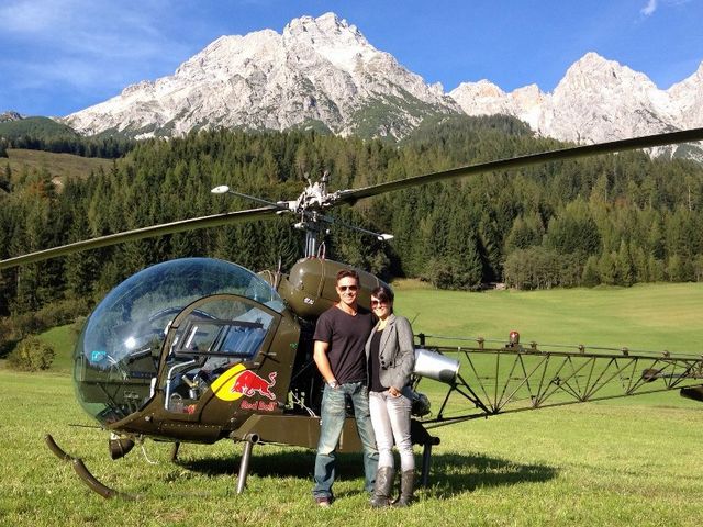 Austrian Skydiver Felix Baumgartner with Girlfriend Nicole Oetl Puzzle Spiel 