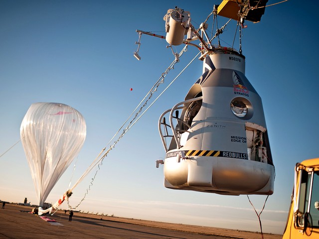 Red Bull Stratos Capsule pulled by Helium Balloon puzzle game 