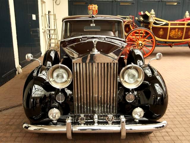 1950 Rolls-Royce Phantom IV British Royal Car puzzle game 