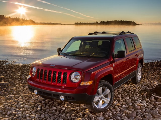 Jeep Patriot 2014 by Chrysler Group LLC puzzle game 
