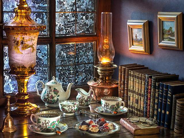 Afternoon Tea Winter Wallpaper - Beautiful winter wallpaper depicting still life on a table with lantern, kerosene lamp and books in front of frosty window in a cozy nook of dining room,  arranged for afternoon tea with biscuits, while it snows heavily outside. - , afternoon, tea, wallpaper, wallpapers, cartoon, cartoons, beautiful, winter, still-life, table, tables, lantern, lanterns, kerosene, lamp, lamps, books, book, frosty, window, windows, cozy, nook, dining, room, rooms, biscuits, biscuit - Beautiful winter wallpaper depicting still life on a table with lantern, kerosene lamp and books in front of frosty window in a cozy nook of dining room,  arranged for afternoon tea with biscuits, while it snows heavily outside. Resuelve rompecabezas en línea gratis Afternoon Tea Winter Wallpaper juegos puzzle o enviar Afternoon Tea Winter Wallpaper juego de puzzle tarjetas electrónicas de felicitación  de puzzles-games.eu.. Afternoon Tea Winter Wallpaper puzzle, puzzles, rompecabezas juegos, puzzles-games.eu, juegos de puzzle, juegos en línea del rompecabezas, juegos gratis puzzle, juegos en línea gratis rompecabezas, Afternoon Tea Winter Wallpaper juego de puzzle gratuito, Afternoon Tea Winter Wallpaper juego de rompecabezas en línea, jigsaw puzzles, Afternoon Tea Winter Wallpaper jigsaw puzzle, jigsaw puzzle games, jigsaw puzzles games, Afternoon Tea Winter Wallpaper rompecabezas de juego tarjeta electrónica, juegos de puzzles tarjetas electrónicas, Afternoon Tea Winter Wallpaper puzzle tarjeta electrónica de felicitación