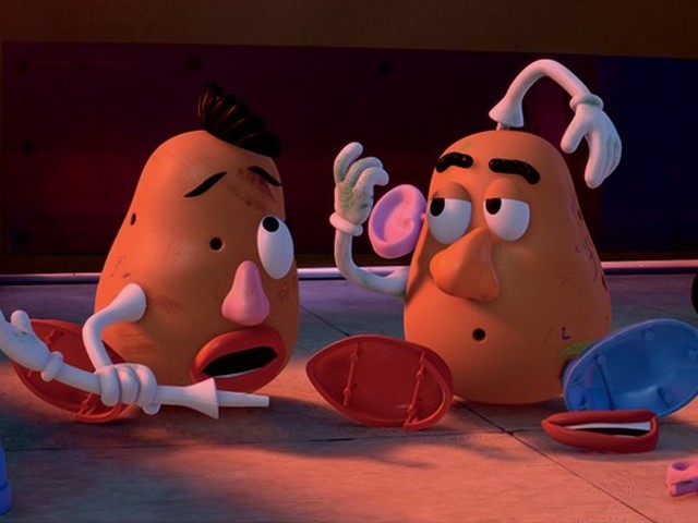Toy Story 3 Mr.Potato and Mrs.Potato - A still from 'Toy Story 3' with Mr.Potato Head (voiced by Don Rickles) and Mrs.Potato Head (voiced by Estelle Harris). - , Toy, Story, 3, Mr.Potato, Mrs.Potato, cartoon, cartoons, film, films, movie, movies, picture, pictures, sequel, sequels, serie, series, still, stills, Don, Rickles, Estelle, Harris, toys - A still from 'Toy Story 3' with Mr.Potato Head (voiced by Don Rickles) and Mrs.Potato Head (voiced by Estelle Harris). Подреждайте безплатни онлайн Toy Story 3 Mr.Potato and Mrs.Potato пъзел игри или изпратете Toy Story 3 Mr.Potato and Mrs.Potato пъзел игра поздравителна картичка  от puzzles-games.eu.. Toy Story 3 Mr.Potato and Mrs.Potato пъзел, пъзели, пъзели игри, puzzles-games.eu, пъзел игри, online пъзел игри, free пъзел игри, free online пъзел игри, Toy Story 3 Mr.Potato and Mrs.Potato free пъзел игра, Toy Story 3 Mr.Potato and Mrs.Potato online пъзел игра, jigsaw puzzles, Toy Story 3 Mr.Potato and Mrs.Potato jigsaw puzzle, jigsaw puzzle games, jigsaw puzzles games, Toy Story 3 Mr.Potato and Mrs.Potato пъзел игра картичка, пъзели игри картички, Toy Story 3 Mr.Potato and Mrs.Potato пъзел игра поздравителна картичка