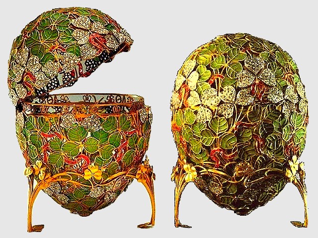 Faberge Clover Egg - Imperial 'Clover egg' (Kremlin Armoury Museum, Moscow, Russia), ordered by Russian Tsar Nicholas II as a gift to Her Imperial Majesty Empress Alexandra Fyodorovna, made by the Russian jeweller Peter Karl Faberge in Saint Petersburg (1902) from a green gold, platinum, rubies and diamonds, is among the finest work of the jewellers. - , Faberge, clover, clovers, egg, eggs, art, arts, holiday, holidays, feast, feasts, celebration, celebrations, place, places, travel, travels, tour, tours, Imperial, Kremlin, Armoury, museum, museums, Moscow, Russia, Russian, tsar, tsars, Nicholas, gift, gifts, imperial, majesty, empress, empresses, Alexandra, Fyodorovna, jeweller, jewellers, Peter, Karl, Faberge, Saint, Petersburg, 1902, green, gold, platinum, rubies, ruby, diamonds, diamond, finest, work, works - Imperial 'Clover egg' (Kremlin Armoury Museum, Moscow, Russia), ordered by Russian Tsar Nicholas II as a gift to Her Imperial Majesty Empress Alexandra Fyodorovna, made by the Russian jeweller Peter Karl Faberge in Saint Petersburg (1902) from a green gold, platinum, rubies and diamonds, is among the finest work of the jewellers. Подреждайте безплатни онлайн Faberge Clover Egg пъзел игри или изпратете Faberge Clover Egg пъзел игра поздравителна картичка  от puzzles-games.eu.. Faberge Clover Egg пъзел, пъзели, пъзели игри, puzzles-games.eu, пъзел игри, online пъзел игри, free пъзел игри, free online пъзел игри, Faberge Clover Egg free пъзел игра, Faberge Clover Egg online пъзел игра, jigsaw puzzles, Faberge Clover Egg jigsaw puzzle, jigsaw puzzle games, jigsaw puzzles games, Faberge Clover Egg пъзел игра картичка, пъзели игри картички, Faberge Clover Egg пъзел игра поздравителна картичка