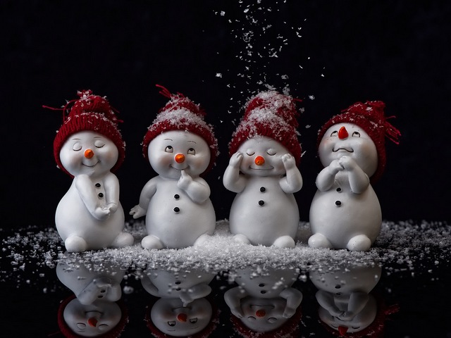 Four Adorable Snowmen Christmas Card пъзел игра 