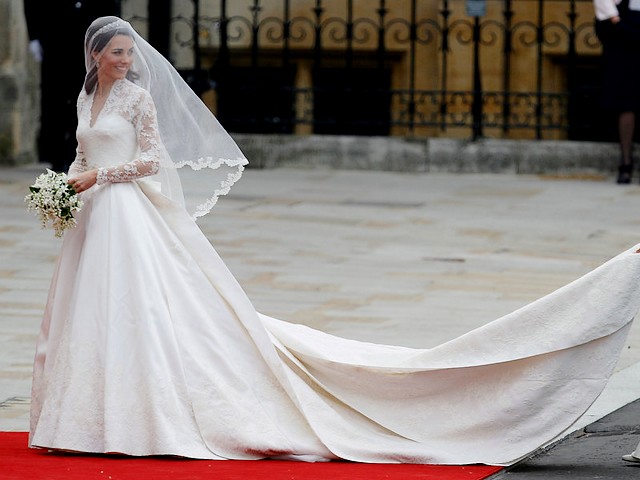 Royal Wedding England  Kate Middleton in Wedding Dress by Sarah Burton for Alexander McQueen - Kate walks down the aisle to the Westminster Abbey in London, England, at the day of the royal wedding on April 29, 2011, in a wedding dress, designed by Sarah Burton, creative designer for Alexander McQueen. - , Royal, wedding, weddings, England, Kate, Middleton, dress, dresses, Sarah, Burton, Alexander, McQueen, celebrities, celebrity, show, shows, ceremony, ceremonies, event, events, entertainment, entertainments, place, places, travel, travels, tour, tours, aisle, Westminster, abbey, abbeys, London, day, days, April, 2011, creative, designer, designers - Kate walks down the aisle to the Westminster Abbey in London, England, at the day of the royal wedding on April 29, 2011, in a wedding dress, designed by Sarah Burton, creative designer for Alexander McQueen. Решайте бесплатные онлайн Royal Wedding England  Kate Middleton in Wedding Dress by Sarah Burton for Alexander McQueen пазлы игры или отправьте Royal Wedding England  Kate Middleton in Wedding Dress by Sarah Burton for Alexander McQueen пазл игру приветственную открытку  из puzzles-games.eu.. Royal Wedding England  Kate Middleton in Wedding Dress by Sarah Burton for Alexander McQueen пазл, пазлы, пазлы игры, puzzles-games.eu, пазл игры, онлайн пазл игры, игры пазлы бесплатно, бесплатно онлайн пазл игры, Royal Wedding England  Kate Middleton in Wedding Dress by Sarah Burton for Alexander McQueen бесплатно пазл игра, Royal Wedding England  Kate Middleton in Wedding Dress by Sarah Burton for Alexander McQueen онлайн пазл игра , jigsaw puzzles, Royal Wedding England  Kate Middleton in Wedding Dress by Sarah Burton for Alexander McQueen jigsaw puzzle, jigsaw puzzle games, jigsaw puzzles games, Royal Wedding England  Kate Middleton in Wedding Dress by Sarah Burton for Alexander McQueen пазл игра открытка, пазлы игры открытки, Royal Wedding England  Kate Middleton in Wedding Dress by Sarah Burton for Alexander McQueen пазл игра приветственная открытка