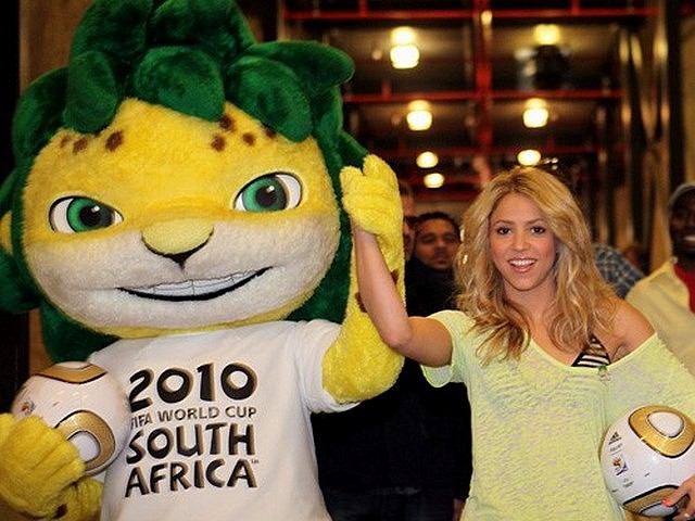 World Cup 2010 Champion Shakira with Zakumi puzzle game 