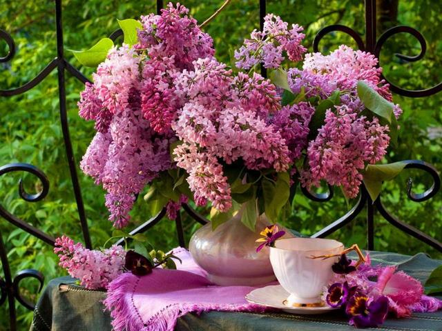 Spring Bouquet Purple Lilac puzzle game 