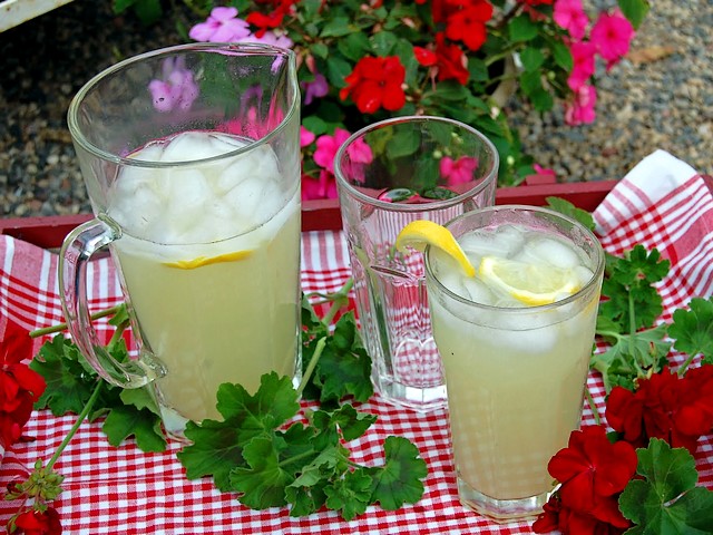 4th of July Family Picnic Cold Glass of Lemonade - Cold glass of lemonade at family picnic during celebration of 4th of July, the Independence Day, one of America's greatest and most colorful celebrations. - , 4th, Fourth, July, family, picnic, picnics, cold, glass, glasses, lemonade, food, foods, holidays, holiday, places, place, commemoration, commemorations, celebration, celebrations, event, events, show, shows, tour, tours, travel, travels, trip, trips, Independence, day, days, America, greatest, colorful - Cold glass of lemonade at family picnic during celebration of 4th of July, the Independence Day, one of America's greatest and most colorful celebrations. Lösen Sie kostenlose 4th of July Family Picnic Cold Glass of Lemonade Online Puzzle Spiele oder senden Sie 4th of July Family Picnic Cold Glass of Lemonade Puzzle Spiel Gruß ecards  from puzzles-games.eu.. 4th of July Family Picnic Cold Glass of Lemonade puzzle, Rätsel, puzzles, Puzzle Spiele, puzzles-games.eu, puzzle games, Online Puzzle Spiele, kostenlose Puzzle Spiele, kostenlose Online Puzzle Spiele, 4th of July Family Picnic Cold Glass of Lemonade kostenlose Puzzle Spiel, 4th of July Family Picnic Cold Glass of Lemonade Online Puzzle Spiel, jigsaw puzzles, 4th of July Family Picnic Cold Glass of Lemonade jigsaw puzzle, jigsaw puzzle games, jigsaw puzzles games, 4th of July Family Picnic Cold Glass of Lemonade Puzzle Spiel ecard, Puzzles Spiele ecards, 4th of July Family Picnic Cold Glass of Lemonade Puzzle Spiel Gruß ecards