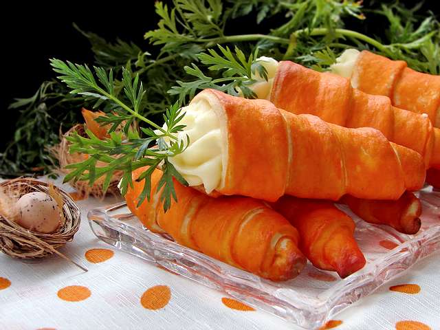 Easter Carrots - Original sweets for cup of coffee during the Easter feasts in shape of cones, filled with cream optional, from milk, vanilla, fruits or chocolate, which are decorated with fresh leaves of carrots. - , Easter, carrots, carrot, food, foods, holiday, holidays, feast, feasts, celebration, celebrations, original, sweets, sweet, cup, cups, coffee, shape, shapes, cones, cone, cream, creams, optional, milk, vanilla, fruit, fruits, chocolate, fresh, leaves, leaf, carrots, carrot - Original sweets for cup of coffee during the Easter feasts in shape of cones, filled with cream optional, from milk, vanilla, fruits or chocolate, which are decorated with fresh leaves of carrots. Lösen Sie kostenlose Easter Carrots Online Puzzle Spiele oder senden Sie Easter Carrots Puzzle Spiel Gruß ecards  from puzzles-games.eu.. Easter Carrots puzzle, Rätsel, puzzles, Puzzle Spiele, puzzles-games.eu, puzzle games, Online Puzzle Spiele, kostenlose Puzzle Spiele, kostenlose Online Puzzle Spiele, Easter Carrots kostenlose Puzzle Spiel, Easter Carrots Online Puzzle Spiel, jigsaw puzzles, Easter Carrots jigsaw puzzle, jigsaw puzzle games, jigsaw puzzles games, Easter Carrots Puzzle Spiel ecard, Puzzles Spiele ecards, Easter Carrots Puzzle Spiel Gruß ecards
