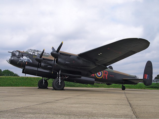 Air Show Avro Lancaster at RIAT Fairford Gloucestershire England пъзел игра 