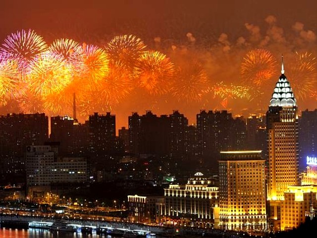 Expo 2010 Fireworks on the Shanghai Skyline - Fireworks burst into bloom on the Shanghai Skyline during the opening ceremony for the World Expo 2010 in China (April 30, 2010). - , Expo, 2010, fireworks, firework, Shanghai, skyline, skylines, show, shows, travel, travels, trip, trips, excursion, excursions, ceremony, ceremonies, China - Fireworks burst into bloom on the Shanghai Skyline during the opening ceremony for the World Expo 2010 in China (April 30, 2010). Lösen Sie kostenlose Expo 2010 Fireworks on the Shanghai Skyline Online Puzzle Spiele oder senden Sie Expo 2010 Fireworks on the Shanghai Skyline Puzzle Spiel Gruß ecards  from puzzles-games.eu.. Expo 2010 Fireworks on the Shanghai Skyline puzzle, Rätsel, puzzles, Puzzle Spiele, puzzles-games.eu, puzzle games, Online Puzzle Spiele, kostenlose Puzzle Spiele, kostenlose Online Puzzle Spiele, Expo 2010 Fireworks on the Shanghai Skyline kostenlose Puzzle Spiel, Expo 2010 Fireworks on the Shanghai Skyline Online Puzzle Spiel, jigsaw puzzles, Expo 2010 Fireworks on the Shanghai Skyline jigsaw puzzle, jigsaw puzzle games, jigsaw puzzles games, Expo 2010 Fireworks on the Shanghai Skyline Puzzle Spiel ecard, Puzzles Spiele ecards, Expo 2010 Fireworks on the Shanghai Skyline Puzzle Spiel Gruß ecards