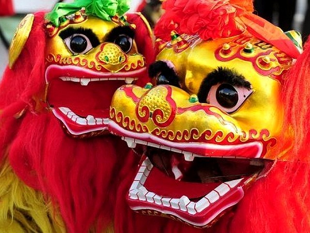 Lion Masks at Temple of Earth Ditan Park in Beijing China Puzzle Spiel 