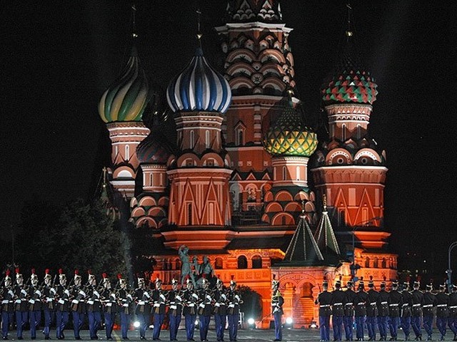 Military Music Festival Band from France - A performance in front of 'Spasskaya Tower' by the Band and the Honor Guard of the Republican Guard of France during the International Military Music Festival in Moskow (2009). - , Military, Music, Festival, festivals, Band, France, show, shows, performance, performances, fest, fests, Spasskaya, Tower, Moskow - A performance in front of 'Spasskaya Tower' by the Band and the Honor Guard of the Republican Guard of France during the International Military Music Festival in Moskow (2009). Resuelve rompecabezas en línea gratis Military Music Festival Band from France juegos puzzle o enviar Military Music Festival Band from France juego de puzzle tarjetas electrónicas de felicitación  de puzzles-games.eu.. Military Music Festival Band from France puzzle, puzzles, rompecabezas juegos, puzzles-games.eu, juegos de puzzle, juegos en línea del rompecabezas, juegos gratis puzzle, juegos en línea gratis rompecabezas, Military Music Festival Band from France juego de puzzle gratuito, Military Music Festival Band from France juego de rompecabezas en línea, jigsaw puzzles, Military Music Festival Band from France jigsaw puzzle, jigsaw puzzle games, jigsaw puzzles games, Military Music Festival Band from France rompecabezas de juego tarjeta electrónica, juegos de puzzles tarjetas electrónicas, Military Music Festival Band from France puzzle tarjeta electrónica de felicitación