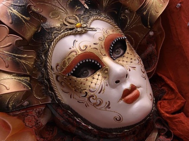 Remiremont Carnaval a Mask juego de puzzle 