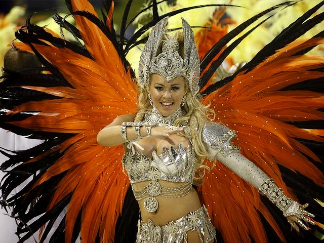 Rio Carnival Brazil 2011 Bruna Almeida from Sao Clemente Samba School пъзел игра 
