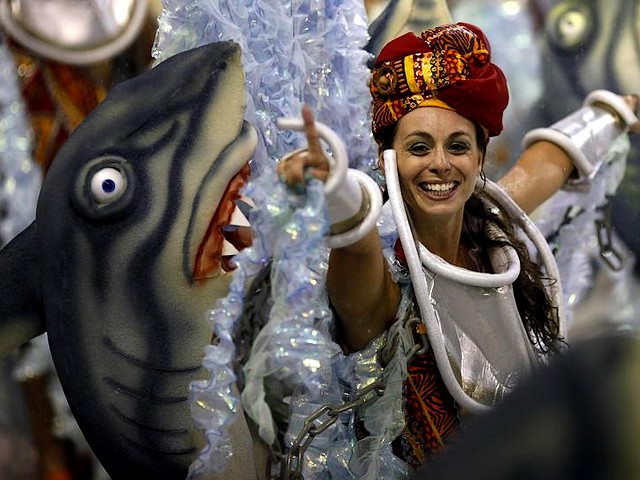 Rio Carnival Brazil 2011 Dancer of Grande Rio Samba School пъзел игра 