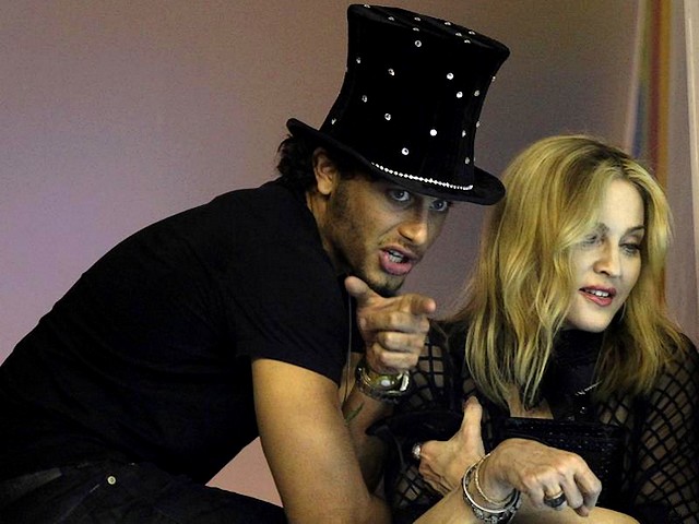 Rio Carnival Brazil Madonna and Jesus Luz puzzle game 