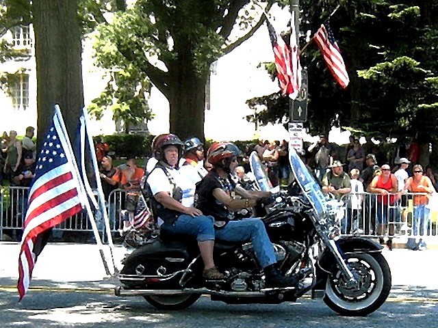 Rolling Thunder 2010 Patriotic Bike puzzle game 