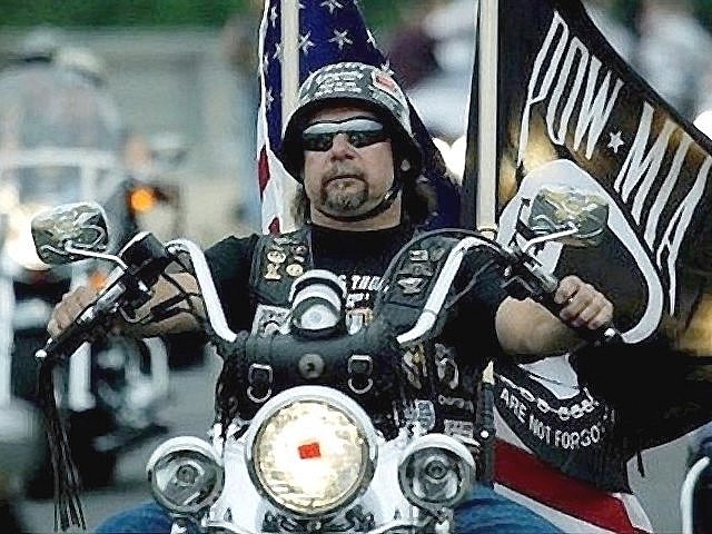 Rolling Thunder 2010 a Motorcyclist пъзел игра 