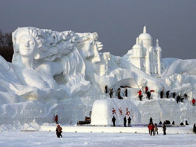 Romantic Feelings Snow Sculpture Harbin Heilongjiang China пазл игру 