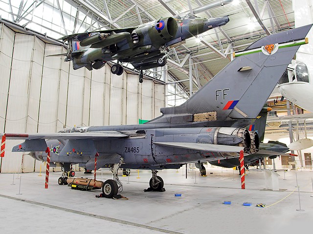 Royal Air Forces Panavia Tornado GR1A Foxy Killer and Harrier on Display in Imperial War Museum Duxford UK пазл игру 
