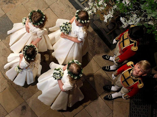 Royal Wedding England Bridesmaids and Page Boys waiting for Ceremony in Westminster Abbey in London пазл игру 