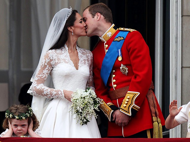 Royal Wedding England Kiss on the Balcony at Buckingham Palace London juego de puzzle 