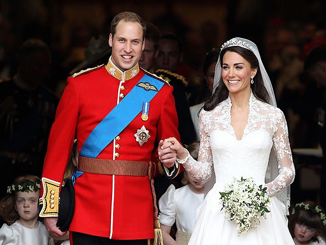 Royal Wedding England Prince William and Catherine on leaving Westminster Abbey London пъзел игра 