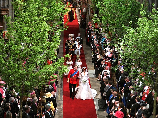 Royal Wedding England Procession of Prince William and Catherine Duchess of Cambridge at Westminster Abbey London пъзел игра 