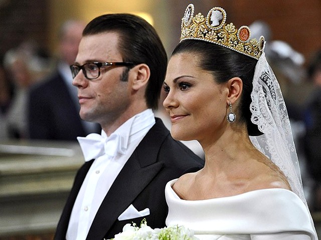 Royal Wedding Sweeden Crown Princess Victoria and Daniel Westling - Crown Princess Victoria and her former personal trainer Daniel Westling, who met eight years ago, married in a magnificent Royal Wedding ceremony at Storkyrkan cathedral in Stockholm, Sweeden on June 19, 2010. - , Royal, Wedding, Sweeden, Crown, Princess, Victoria, Daniel, Westling, show, shows, ceremony, ceremonies, event, events, celebrity, celebrities, entertainment, entertainments, former, personal, trainer, trainers, Storkyrkan, cathedral, cathedrals, Stockholm - Crown Princess Victoria and her former personal trainer Daniel Westling, who met eight years ago, married in a magnificent Royal Wedding ceremony at Storkyrkan cathedral in Stockholm, Sweeden on June 19, 2010. Solve free online Royal Wedding Sweeden Crown Princess Victoria and Daniel Westling puzzle games or send Royal Wedding Sweeden Crown Princess Victoria and Daniel Westling puzzle game greeting ecards  from puzzles-games.eu.. Royal Wedding Sweeden Crown Princess Victoria and Daniel Westling puzzle, puzzles, puzzles games, puzzles-games.eu, puzzle games, online puzzle games, free puzzle games, free online puzzle games, Royal Wedding Sweeden Crown Princess Victoria and Daniel Westling free puzzle game, Royal Wedding Sweeden Crown Princess Victoria and Daniel Westling online puzzle game, jigsaw puzzles, Royal Wedding Sweeden Crown Princess Victoria and Daniel Westling jigsaw puzzle, jigsaw puzzle games, jigsaw puzzles games, Royal Wedding Sweeden Crown Princess Victoria and Daniel Westling puzzle game ecard, puzzles games ecards, Royal Wedding Sweeden Crown Princess Victoria and Daniel Westling puzzle game greeting ecard