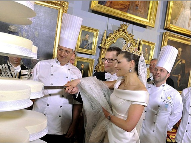 Royal Wedding Sweeden the Wedding Cake пазл игру 