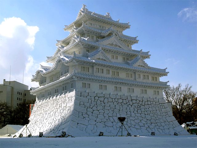 Snow Sculpture of Japanese Castle in Odori Park Hokkaido Sapporo Japan пазл игру 