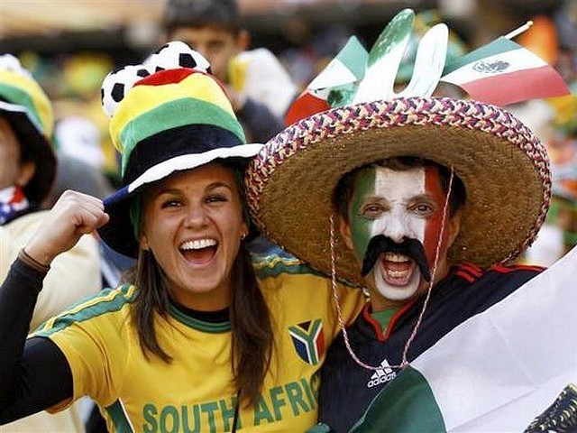 World Cup 2010 Fans from Mexico and South Africa - Fans from Mexico and South Africa cheer at the Soccer City stadium while awaiting the Opening ceremony of the FIFA World Cup 2010 in Johannesburg, South Africa (june 11). - , World, Cup, 2010, fans, fan, Mexico, South, Africa, show, shows, performance, performances, sport, sports, tournament, tournaments, qualiffication, qualifications, ceremony, ceremonies, match, matches, Soccer, City, stadium, stadiums, Opening, FIFA, Johannesburg - Fans from Mexico and South Africa cheer at the Soccer City stadium while awaiting the Opening ceremony of the FIFA World Cup 2010 in Johannesburg, South Africa (june 11). Lösen Sie kostenlose World Cup 2010 Fans from Mexico and South Africa Online Puzzle Spiele oder senden Sie World Cup 2010 Fans from Mexico and South Africa Puzzle Spiel Gruß ecards  from puzzles-games.eu.. World Cup 2010 Fans from Mexico and South Africa puzzle, Rätsel, puzzles, Puzzle Spiele, puzzles-games.eu, puzzle games, Online Puzzle Spiele, kostenlose Puzzle Spiele, kostenlose Online Puzzle Spiele, World Cup 2010 Fans from Mexico and South Africa kostenlose Puzzle Spiel, World Cup 2010 Fans from Mexico and South Africa Online Puzzle Spiel, jigsaw puzzles, World Cup 2010 Fans from Mexico and South Africa jigsaw puzzle, jigsaw puzzle games, jigsaw puzzles games, World Cup 2010 Fans from Mexico and South Africa Puzzle Spiel ecard, Puzzles Spiele ecards, World Cup 2010 Fans from Mexico and South Africa Puzzle Spiel Gruß ecards