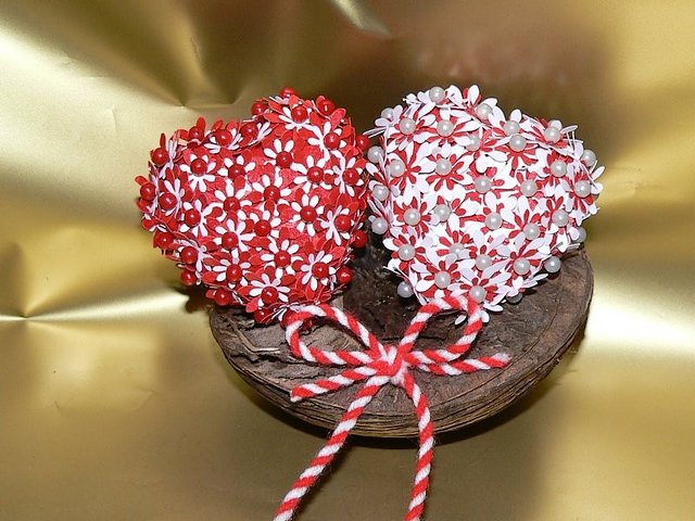 Adornment with Traditional Bulgarian Martenitsa пъзел игра 