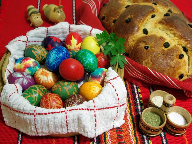 Bulgarian Easter Eggs and Kozunak - Easter traditions in Bulgaria are a variation of the Eastern Orthodox Church rituals. Easter is one of the most significant holidays in the Bulgarian calendar, starting with Palm Sunday and marks the end of the Lent. Easter is a Christian holiday commemorating the resurrection of Jesus Christ from the dead three days after his crucifixion on Good Friday.<br />
Symbol of the Resurrection is the egg. According to Bulgarian Easter traditions, the eggs are dyed on Holy Thursday, early in the morning. The first egg must be dyed in red color, which symbolize the blood of Christ and is put in front of the household icon, to protect the house. The oldest woman in the house touches the children’s faces with it in order to ensure future health, luck, happiness and prosperity. Again on Holy Thursday is made the traditional Bulgarian Easter bread, known as 'kozunak', a sweet and soft bread with raisins, almonds and chocolate. - , Bulgarian, Easter, eggs, egg, kozunak, holidays, holiday, traditions, tradition, Bulgaria, variation, Orthodox, Church, rituals, ritual, significant, calendar, Palm, Sunday, Lent, Christian, resurrection, Jesus, Christ, days, crucifixion, Good, Friday, Holy, Thursday, morning, red, color, blood, household, icon, icons, house, oldest, woman, children, faces, face, future, health, luck, happiness, prosperity, traditional, bread, sweet, soft, raisins, almonds, chocolate - Easter traditions in Bulgaria are a variation of the Eastern Orthodox Church rituals. Easter is one of the most significant holidays in the Bulgarian calendar, starting with Palm Sunday and marks the end of the Lent. Easter is a Christian holiday commemorating the resurrection of Jesus Christ from the dead three days after his crucifixion on Good Friday.<br />
Symbol of the Resurrection is the egg. According to Bulgarian Easter traditions, the eggs are dyed on Holy Thursday, early in the morning. The first egg must be dyed in red color, which symbolize the blood of Christ and is put in front of the household icon, to protect the house. The oldest woman in the house touches the children’s faces with it in order to ensure future health, luck, happiness and prosperity. Again on Holy Thursday is made the traditional Bulgarian Easter bread, known as 'kozunak', a sweet and soft bread with raisins, almonds and chocolate. Решайте бесплатные онлайн Bulgarian Easter Eggs and Kozunak пазлы игры или отправьте Bulgarian Easter Eggs and Kozunak пазл игру приветственную открытку  из puzzles-games.eu.. Bulgarian Easter Eggs and Kozunak пазл, пазлы, пазлы игры, puzzles-games.eu, пазл игры, онлайн пазл игры, игры пазлы бесплатно, бесплатно онлайн пазл игры, Bulgarian Easter Eggs and Kozunak бесплатно пазл игра, Bulgarian Easter Eggs and Kozunak онлайн пазл игра , jigsaw puzzles, Bulgarian Easter Eggs and Kozunak jigsaw puzzle, jigsaw puzzle games, jigsaw puzzles games, Bulgarian Easter Eggs and Kozunak пазл игра открытка, пазлы игры открытки, Bulgarian Easter Eggs and Kozunak пазл игра приветственная открытка
